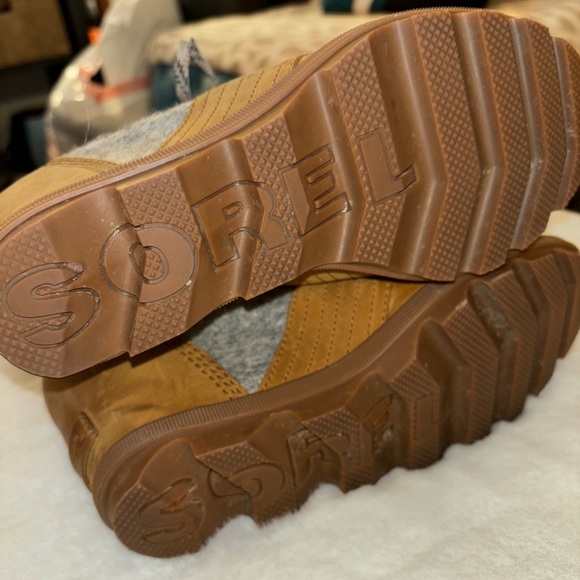 Like New Sorel Lexie Wedge Boots - Picture 4 of 5